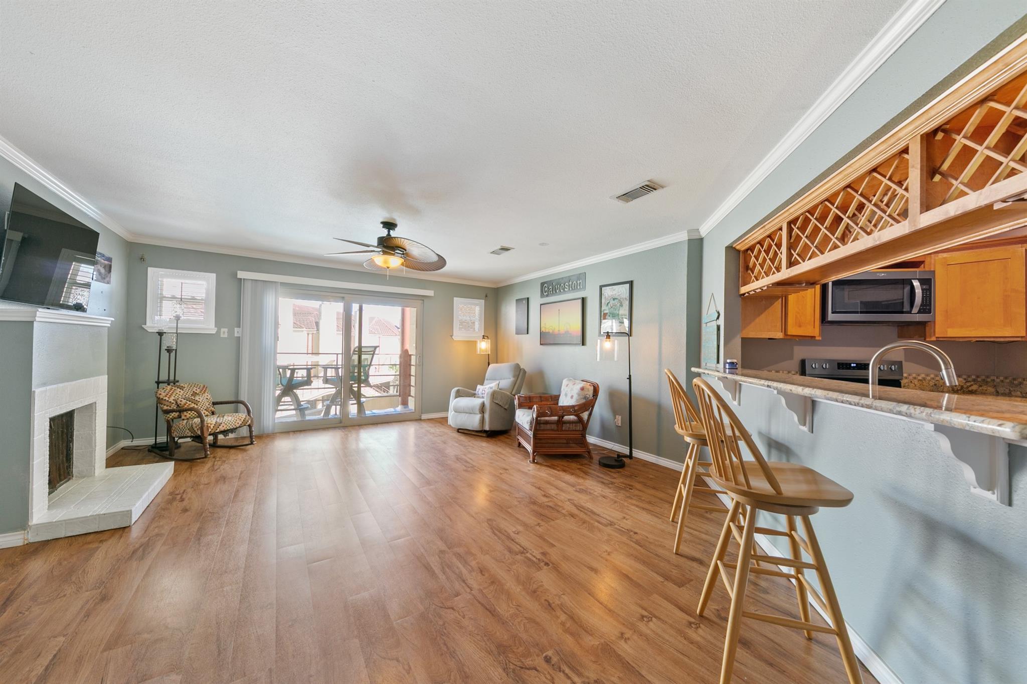 7312 Seawall Boulevard # 208