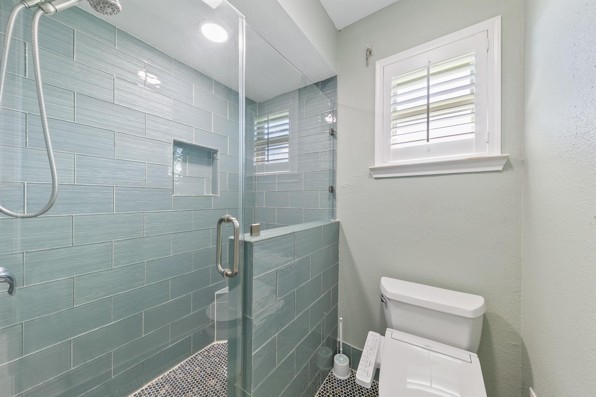 7312 Seawall Boulevard # 208