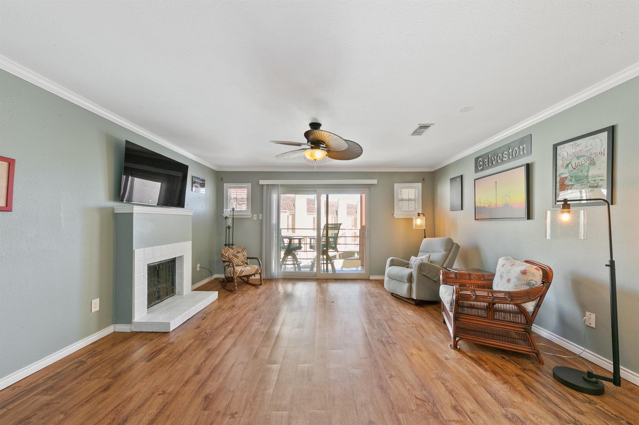7312 Seawall Boulevard # 208