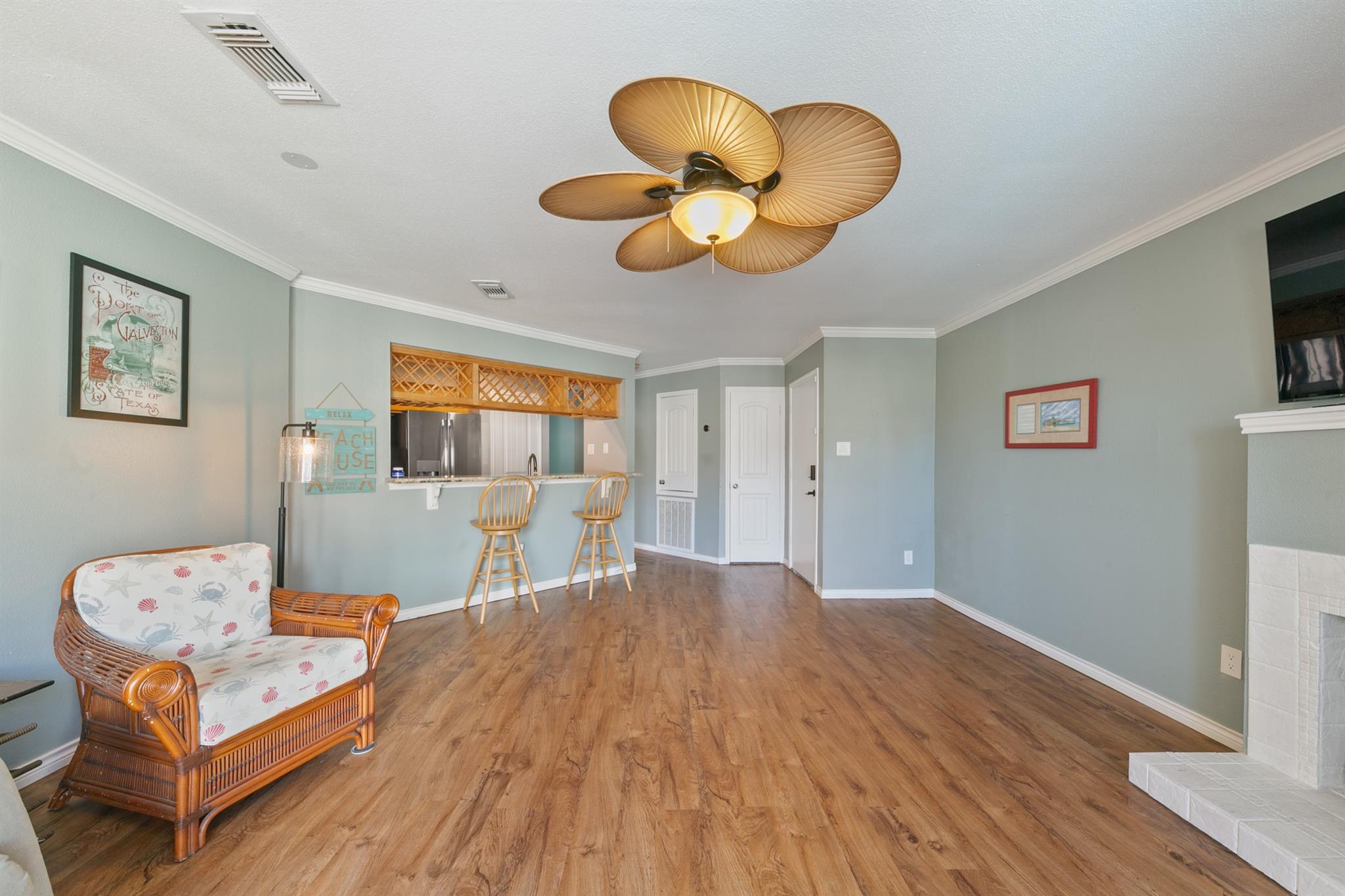 7312 Seawall Boulevard # 208