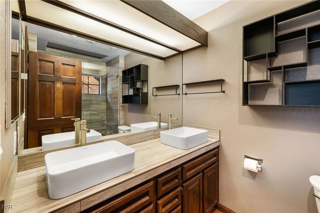 875 Southwood Boulevard 22