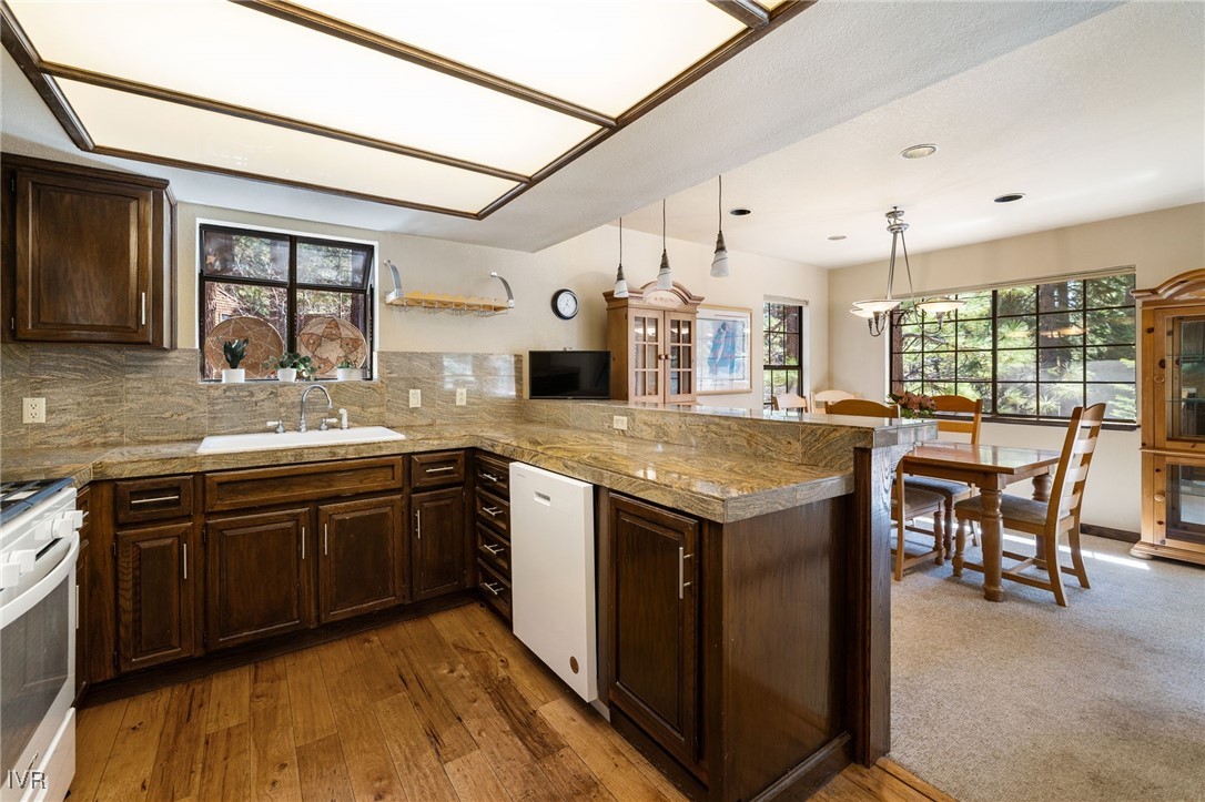 875 Southwood Boulevard 22