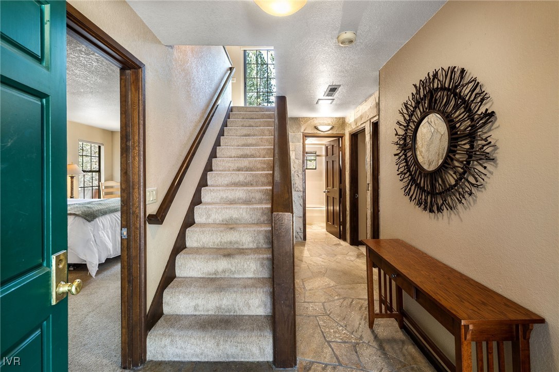 875 Southwood Boulevard 22