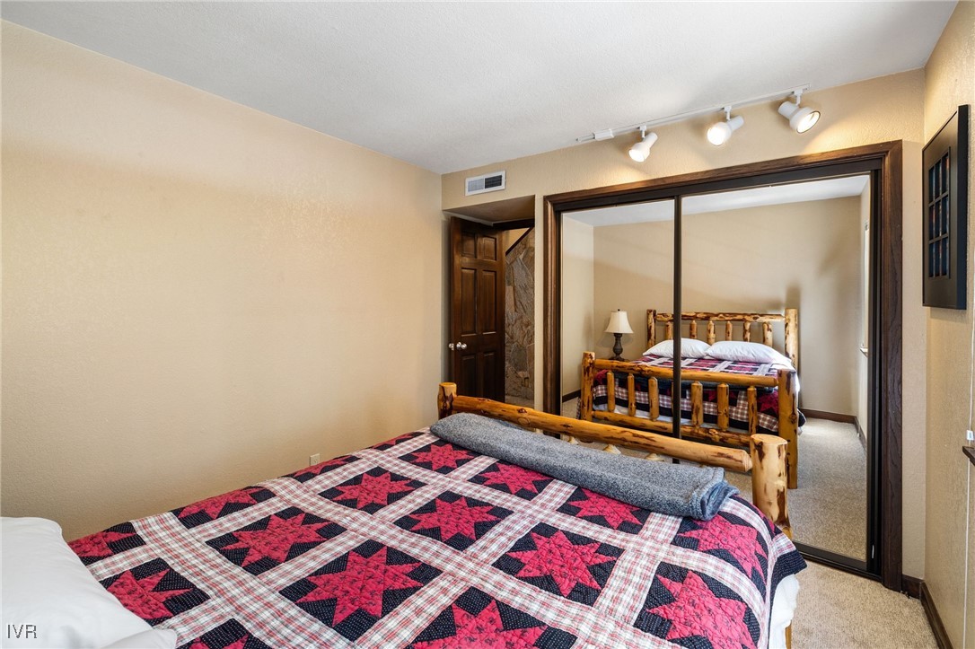 875 Southwood Boulevard 22