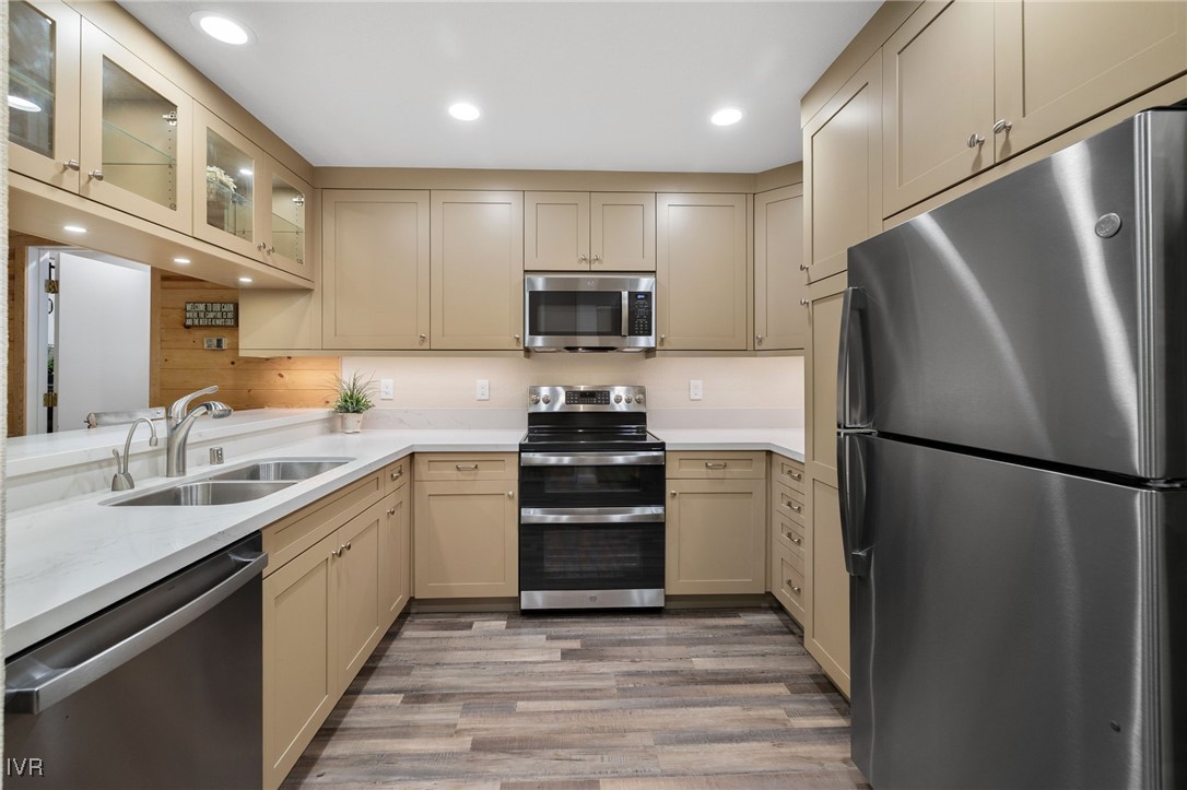 929 Southwood Boulevard 11