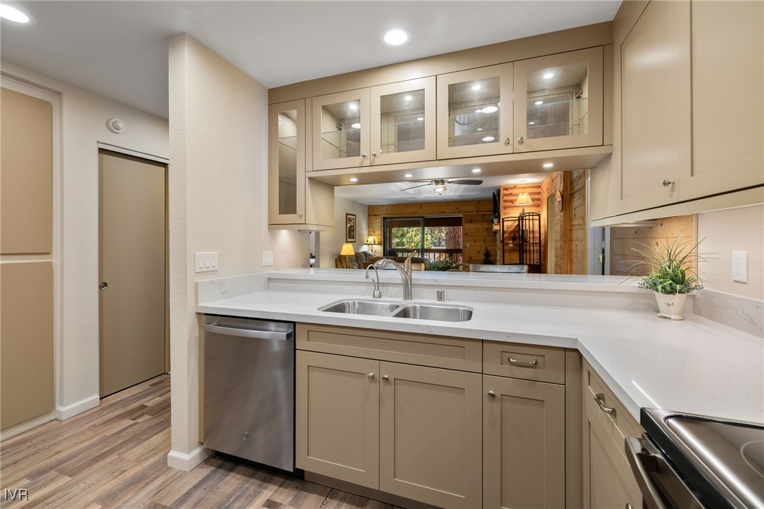 929 Southwood Boulevard 11