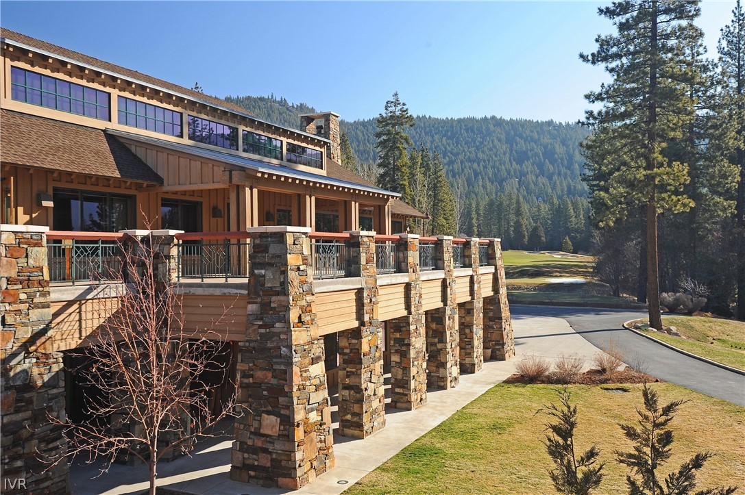 501 Lakeshore Boulevard 33