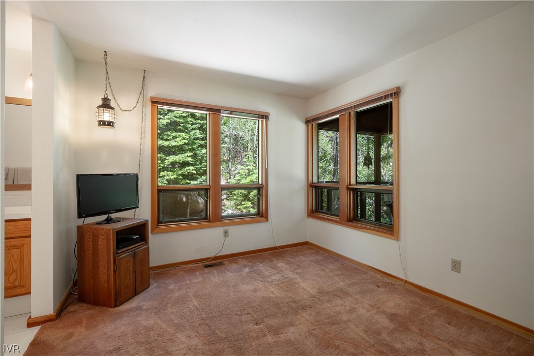501 Lakeshore Boulevard 33