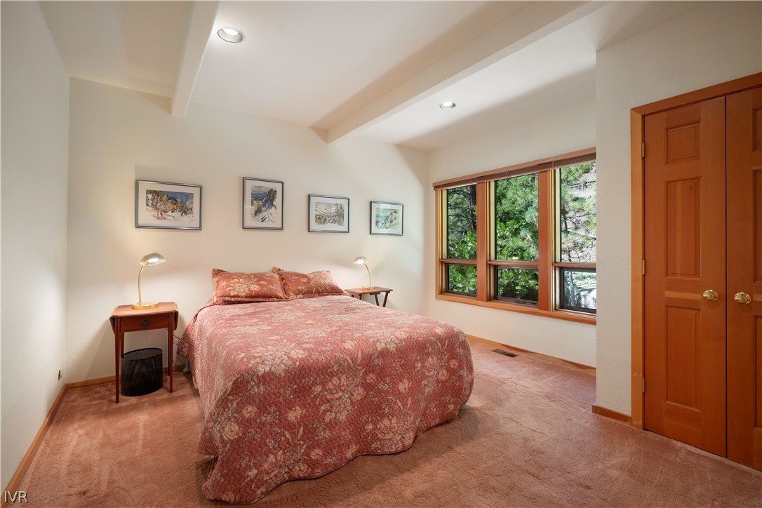 501 Lakeshore Boulevard 33