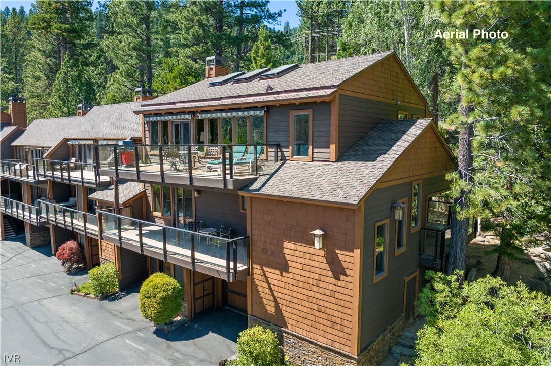 501 Lakeshore Boulevard 33