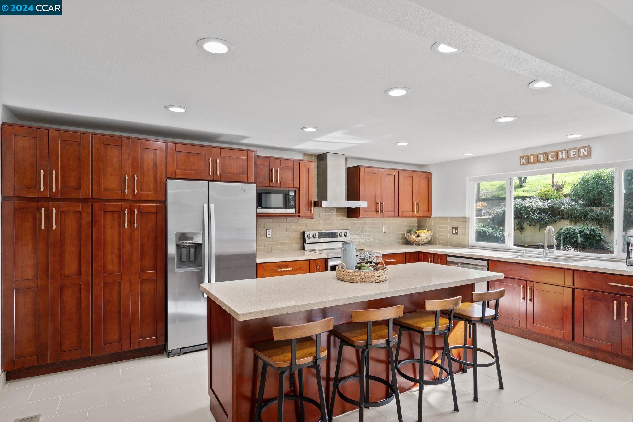 83 Molokai Ct