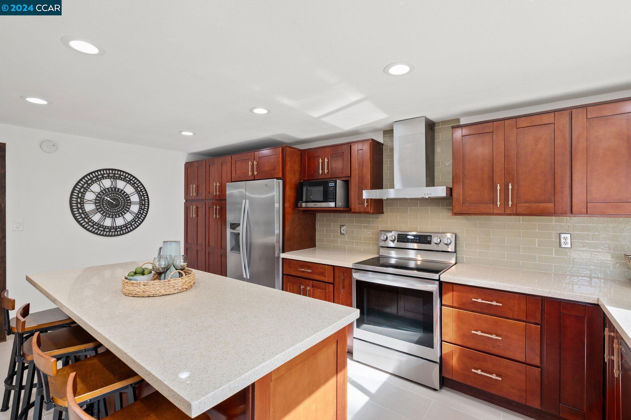 83 Molokai Ct