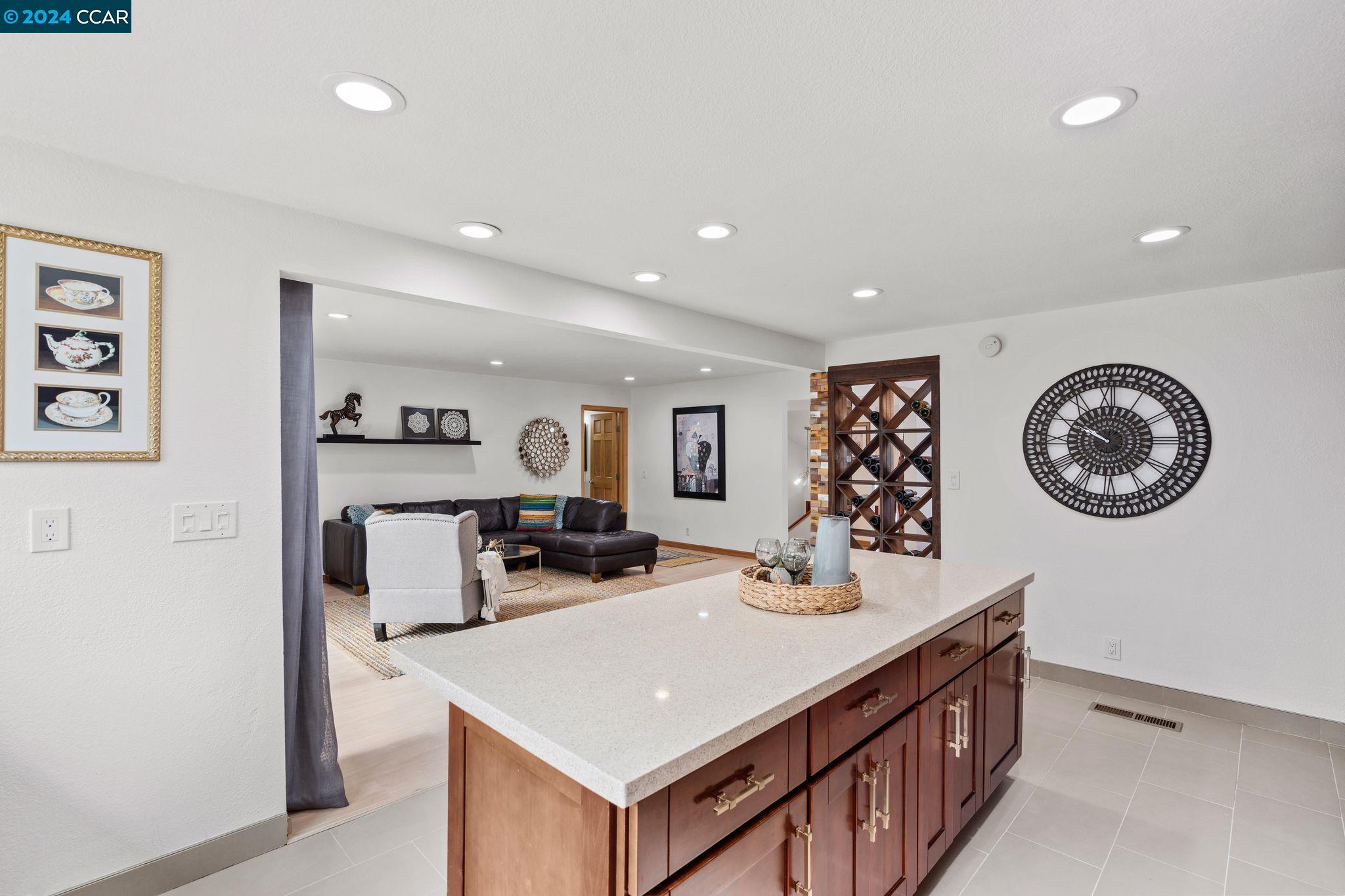 83 Molokai Ct