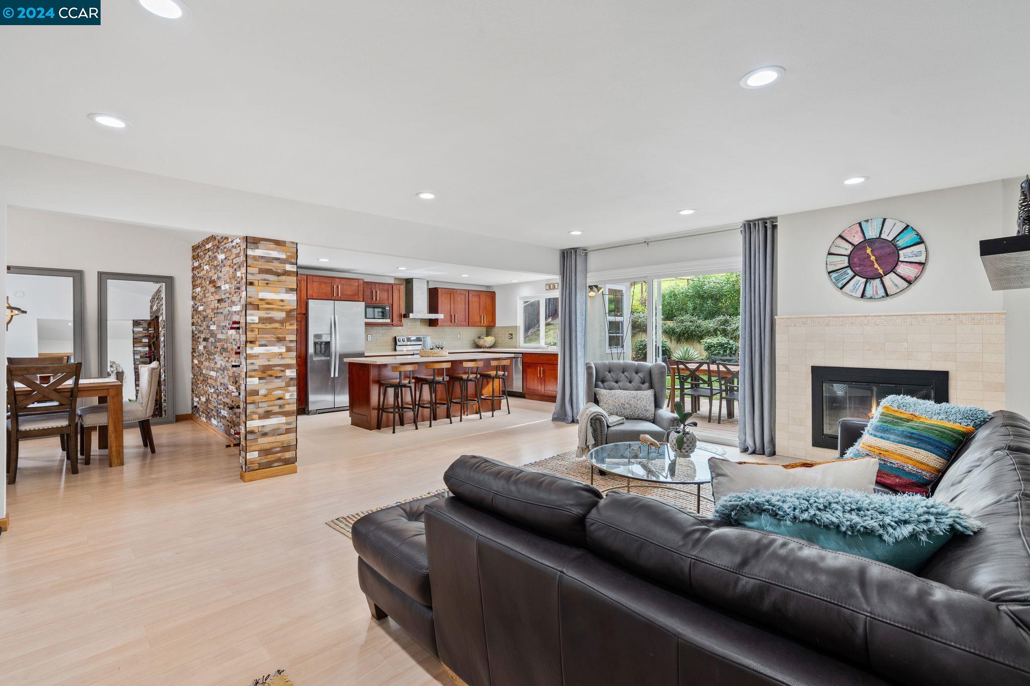83 Molokai Ct