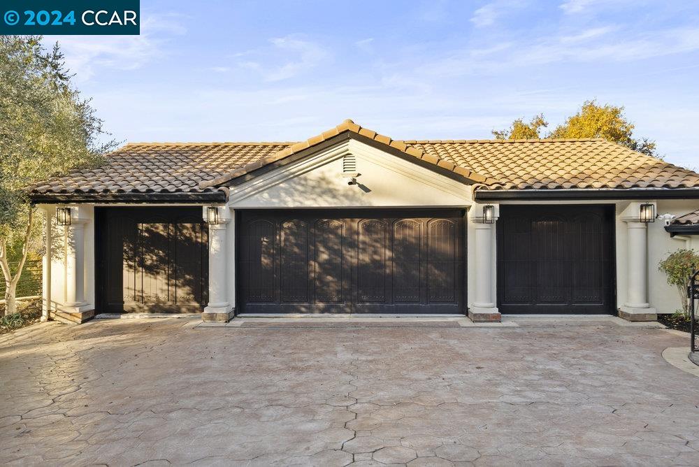 616 Sugarloaf Ct