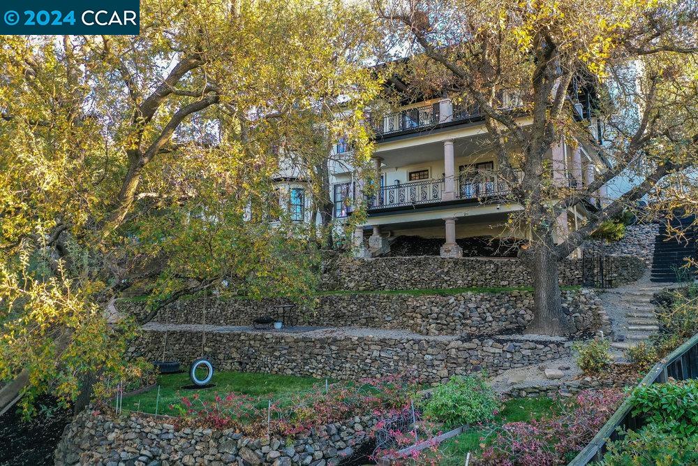 616 Sugarloaf Ct
