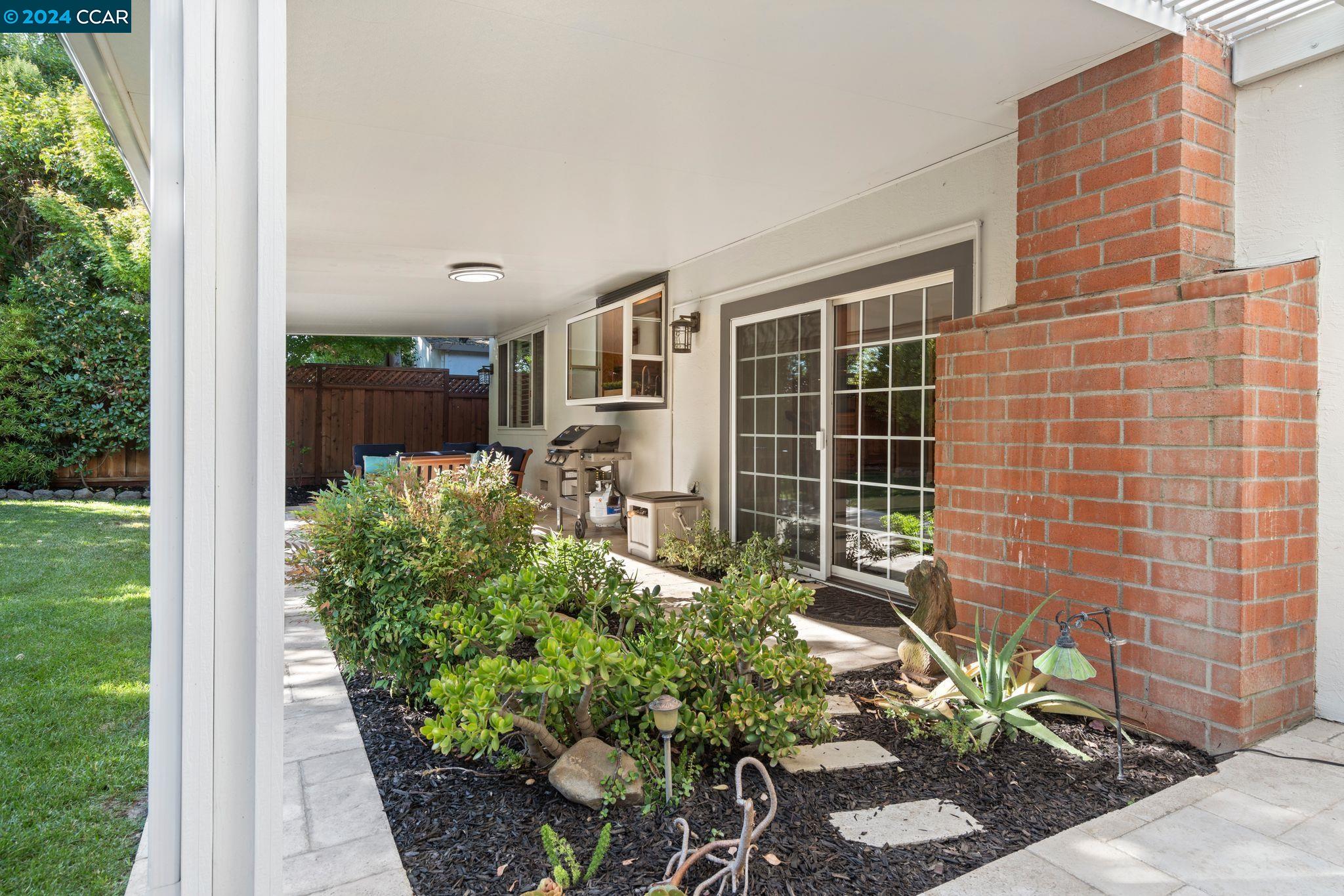 4143 Rockingham Dr