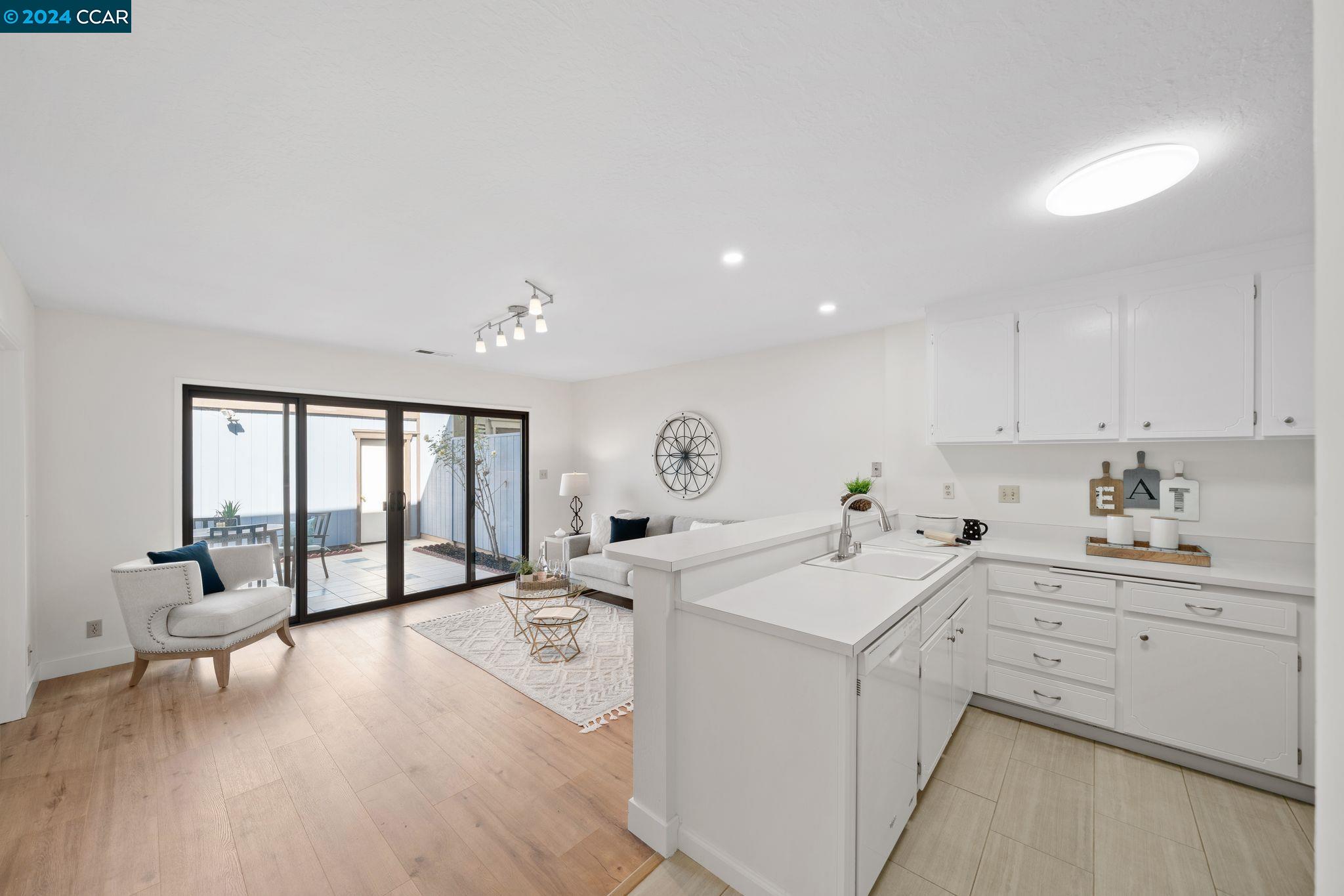 3429 Catalina Ave