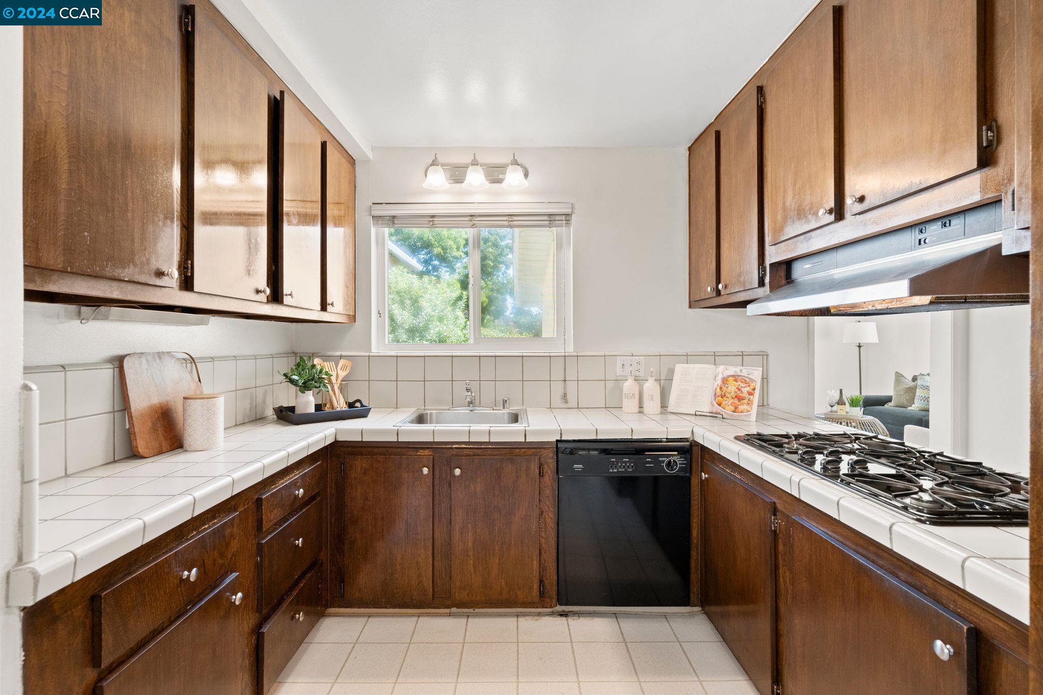 1342 Broadway