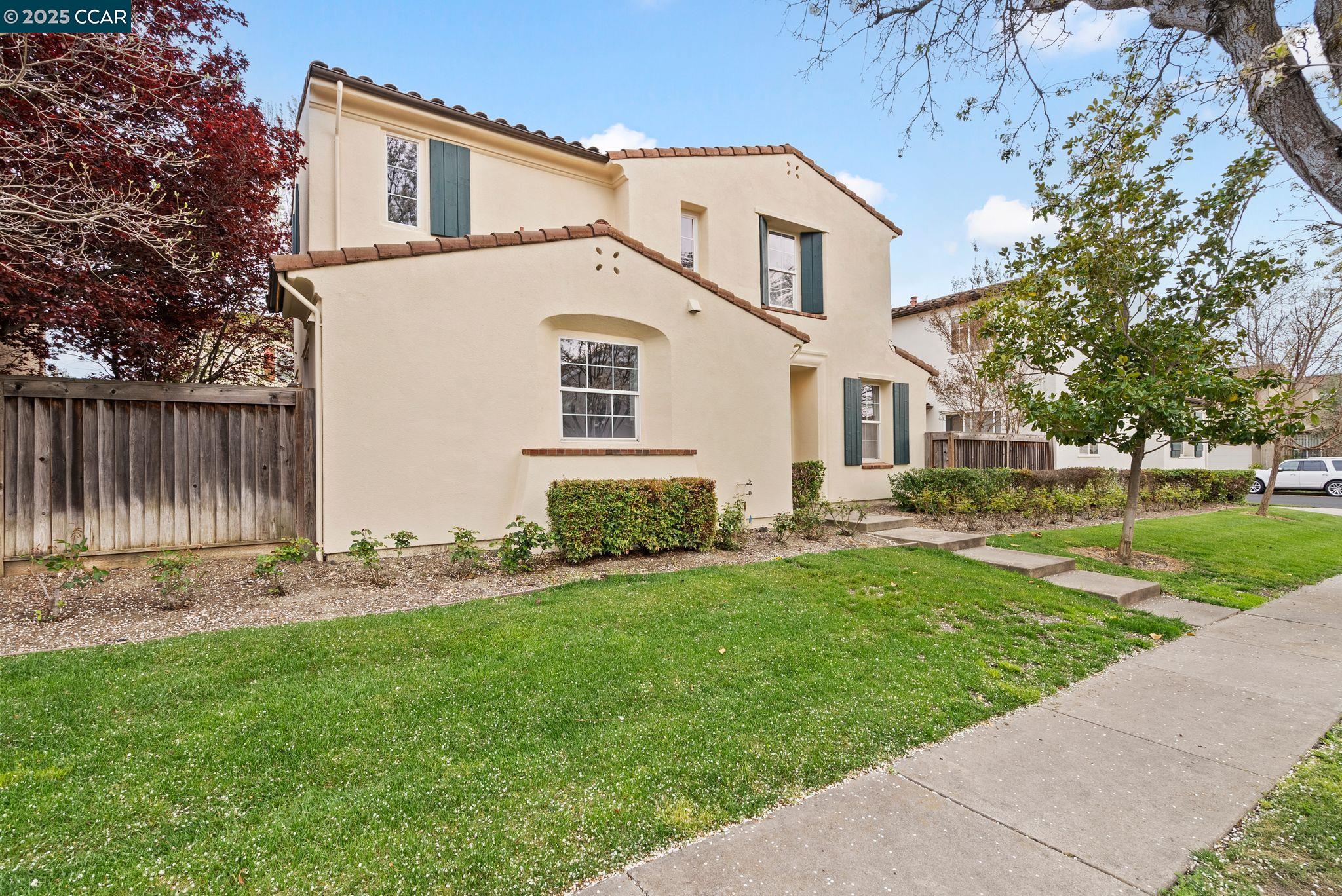 2472 Basswood Dr