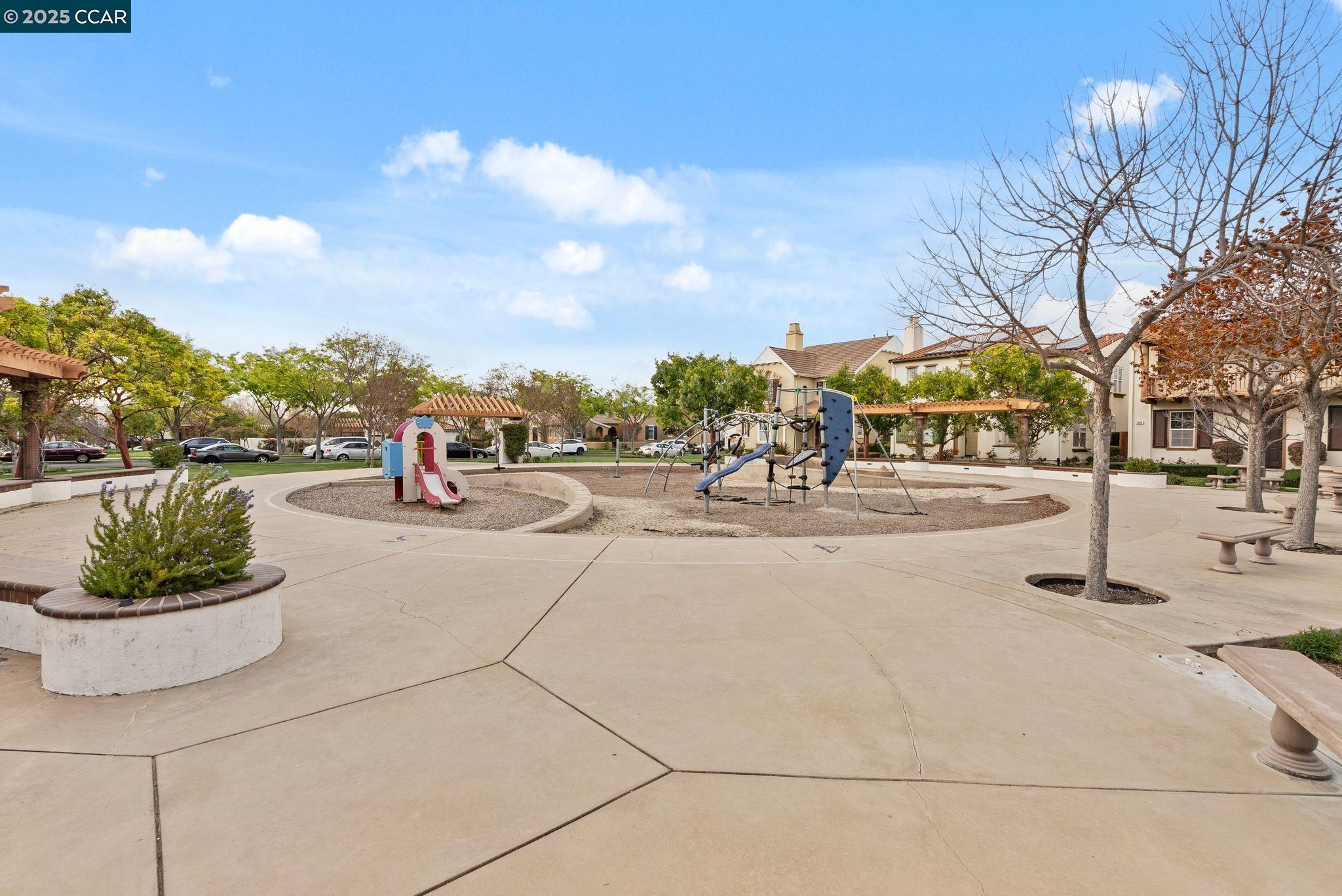 2472 Basswood Dr