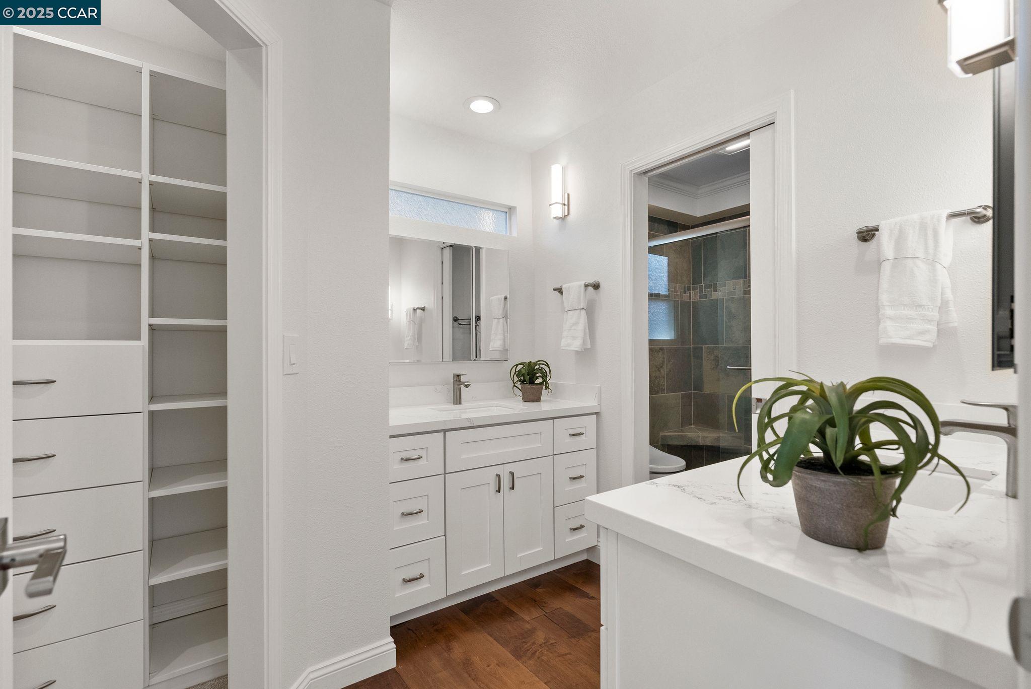 1501 Harlan Dr