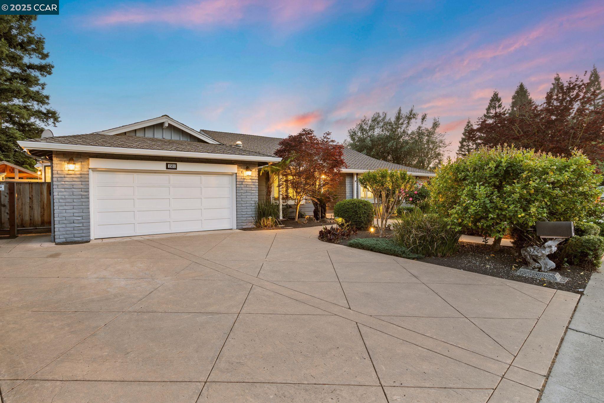 1501 Harlan Dr