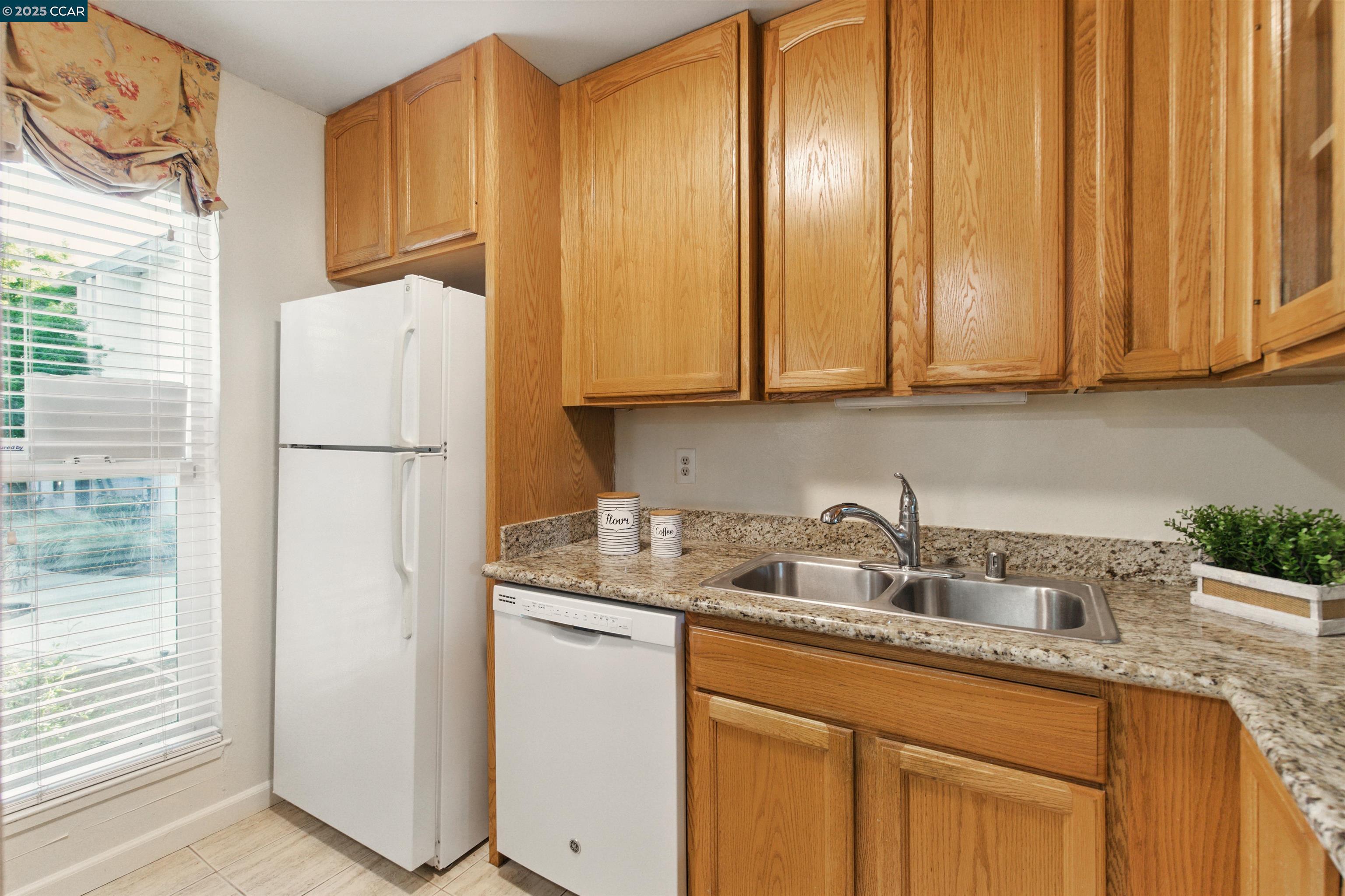 1352 Tree Garden Pl