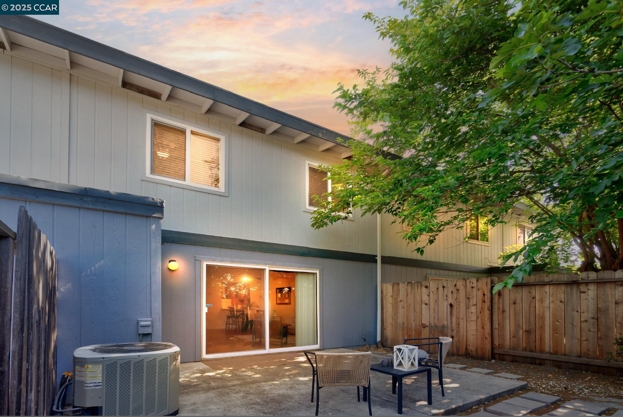 1352 Tree Garden Pl