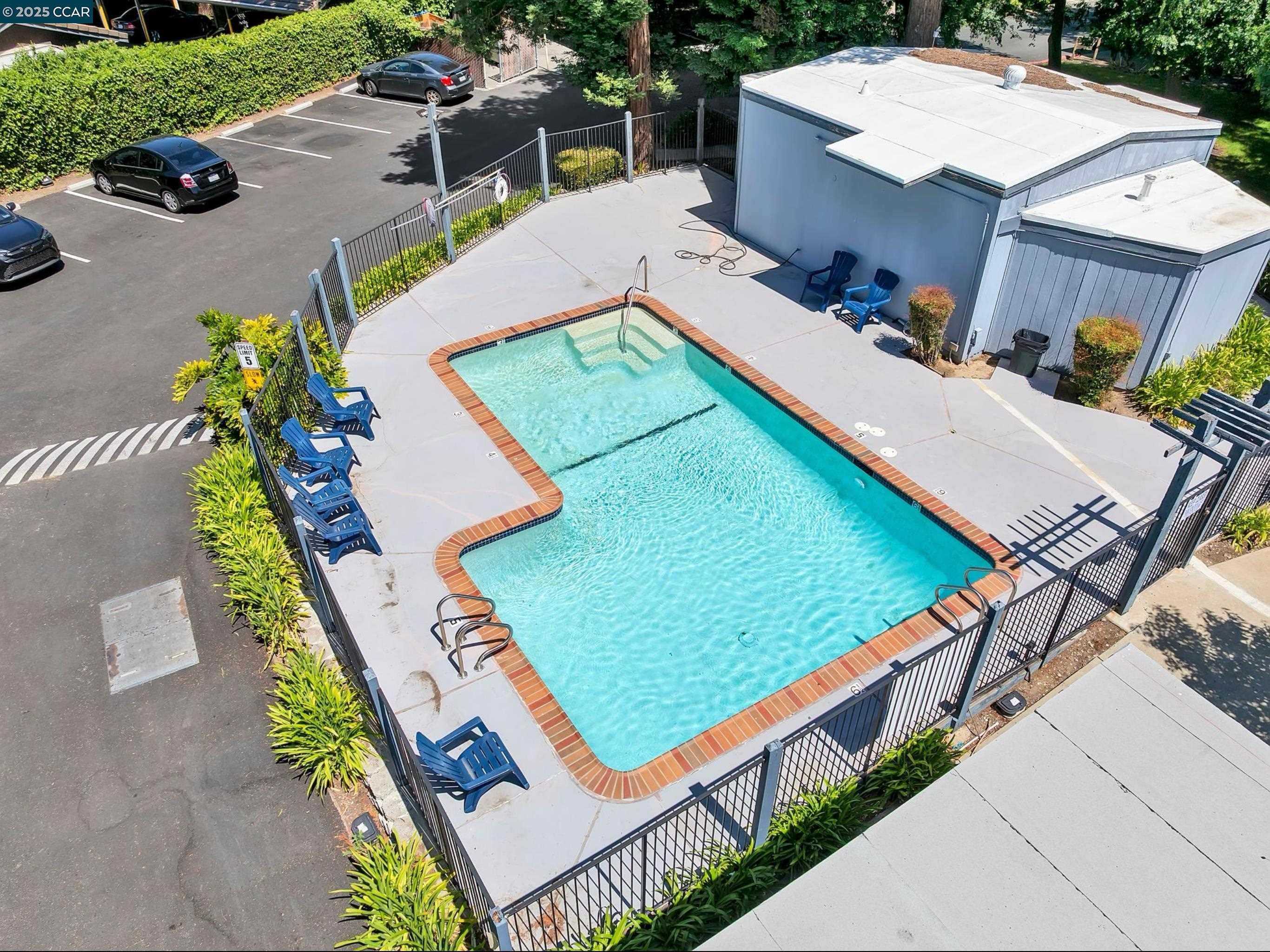 1352 Tree Garden Pl