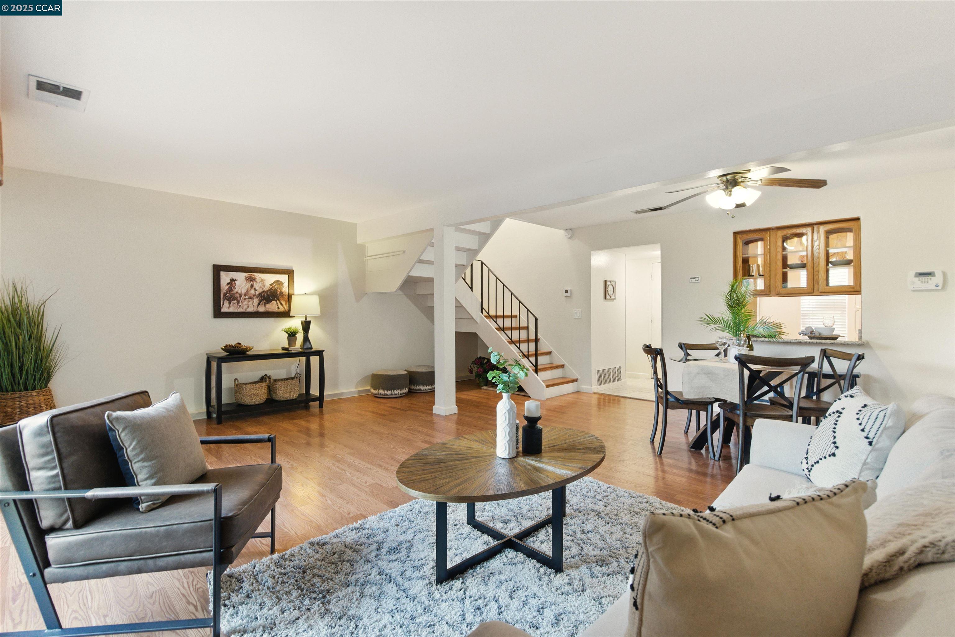 1352 Tree Garden Pl