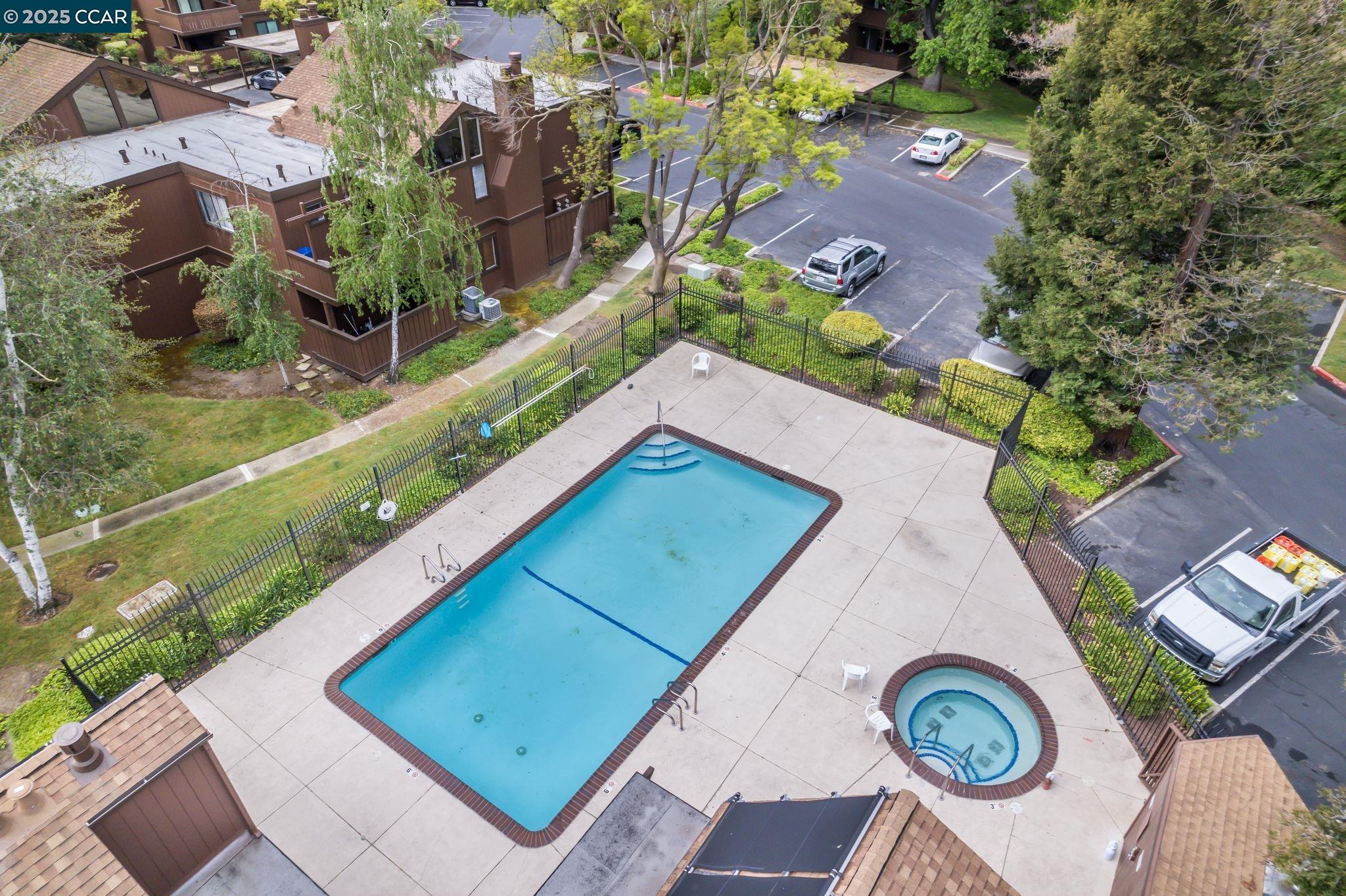 879 Camelback Pl