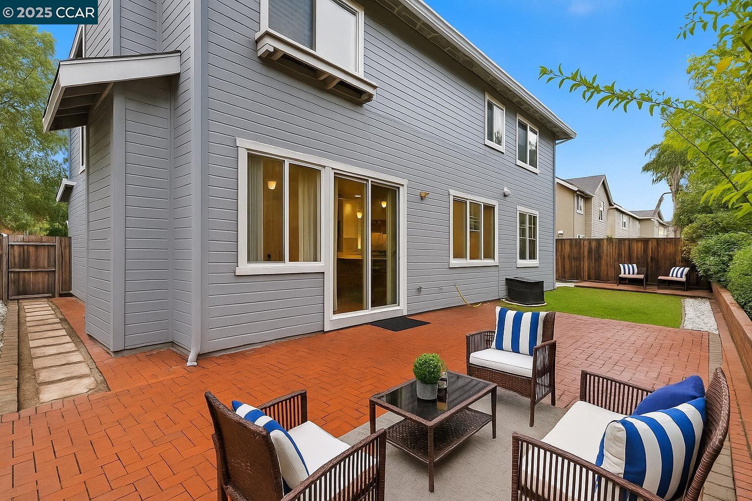 39 Elmwood Dr