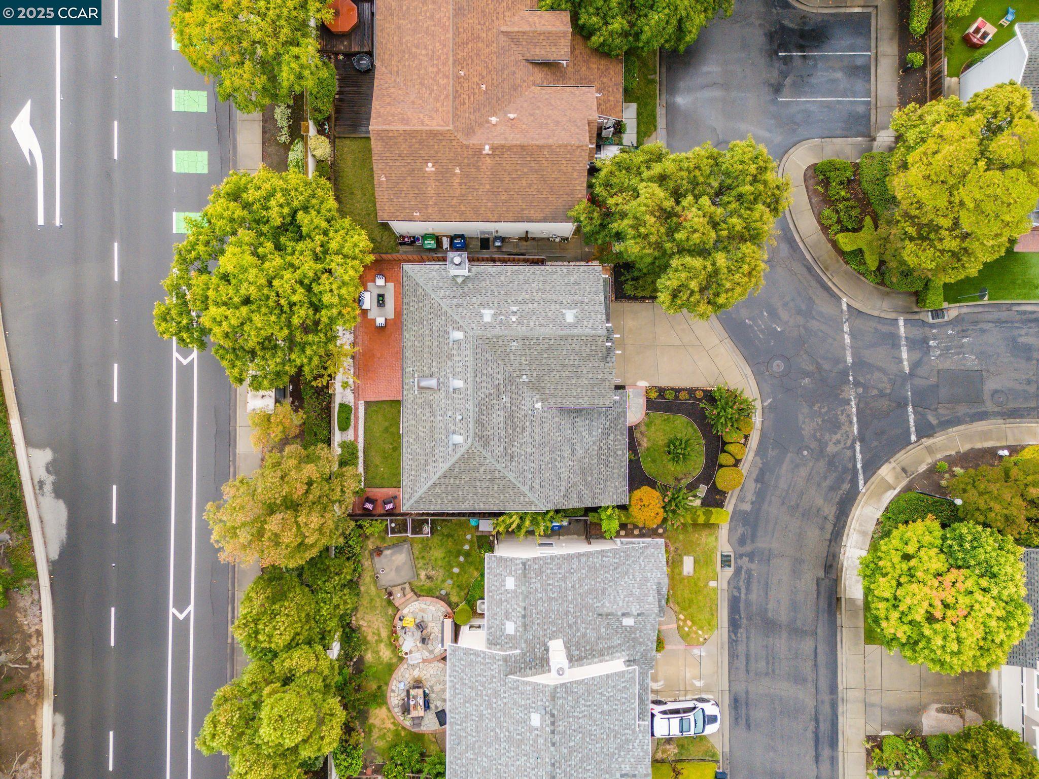 39 Elmwood Dr