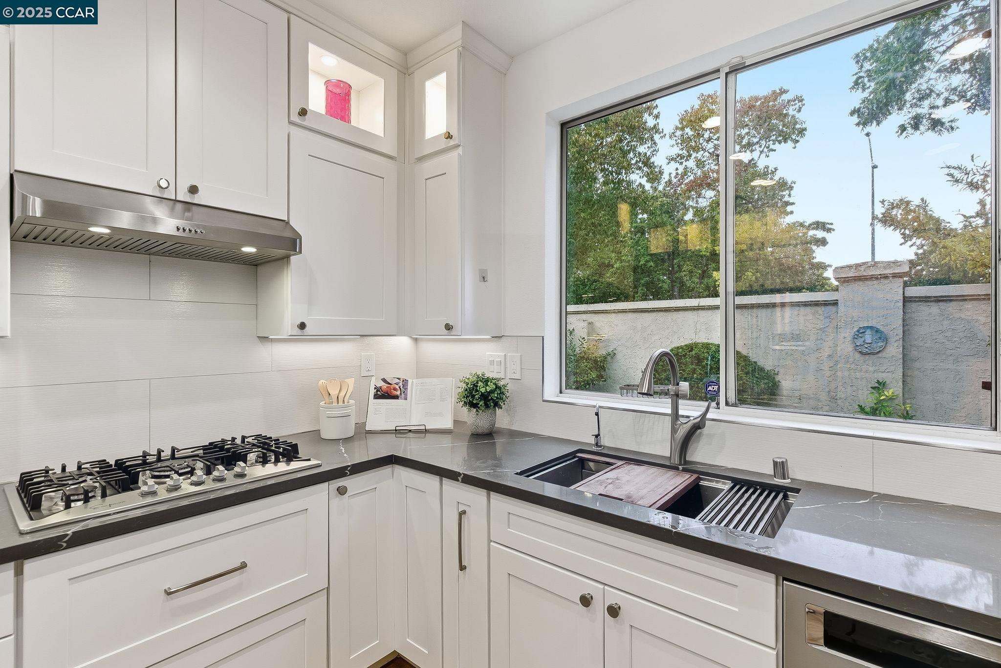 39 Elmwood Dr