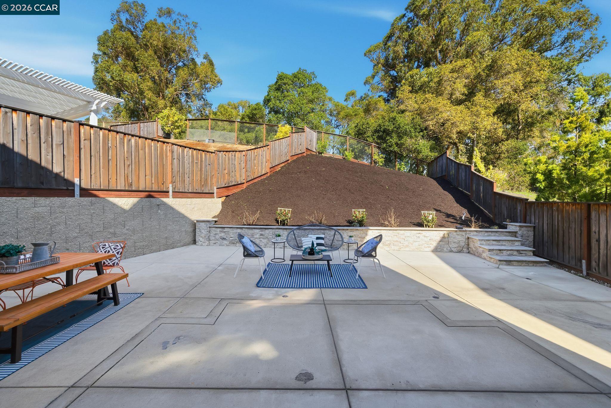 4827 Roberts Ct