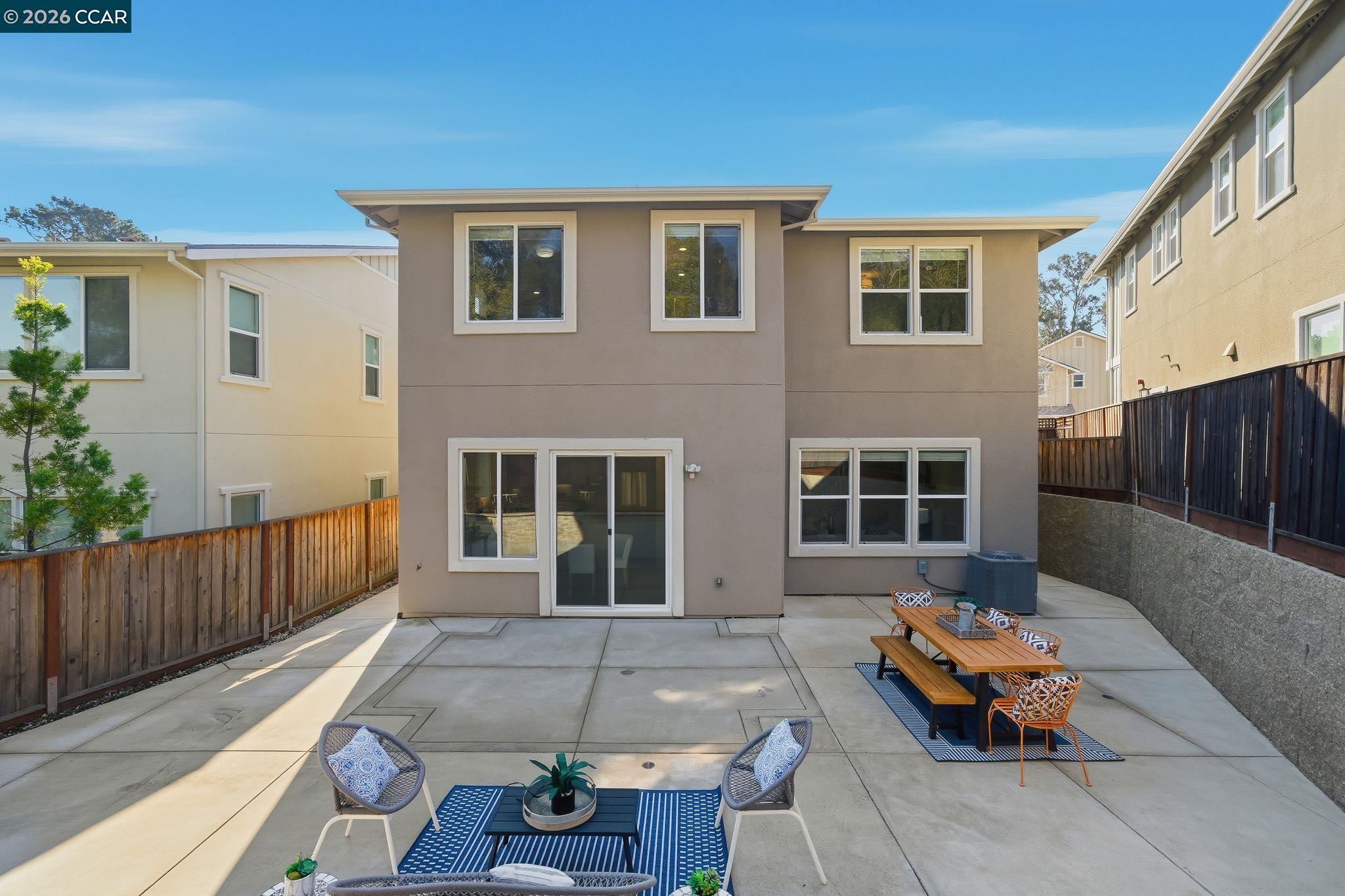 4827 Roberts Ct