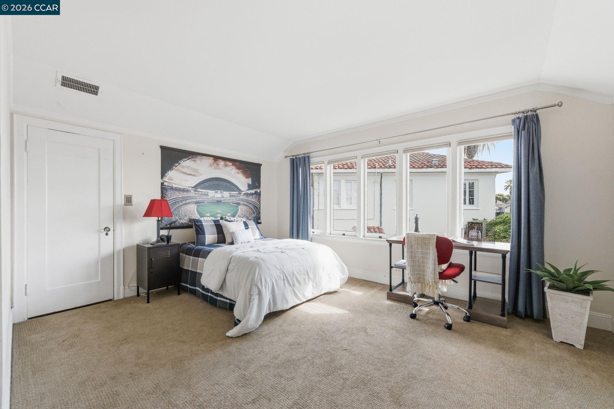 722 Palmera Ct