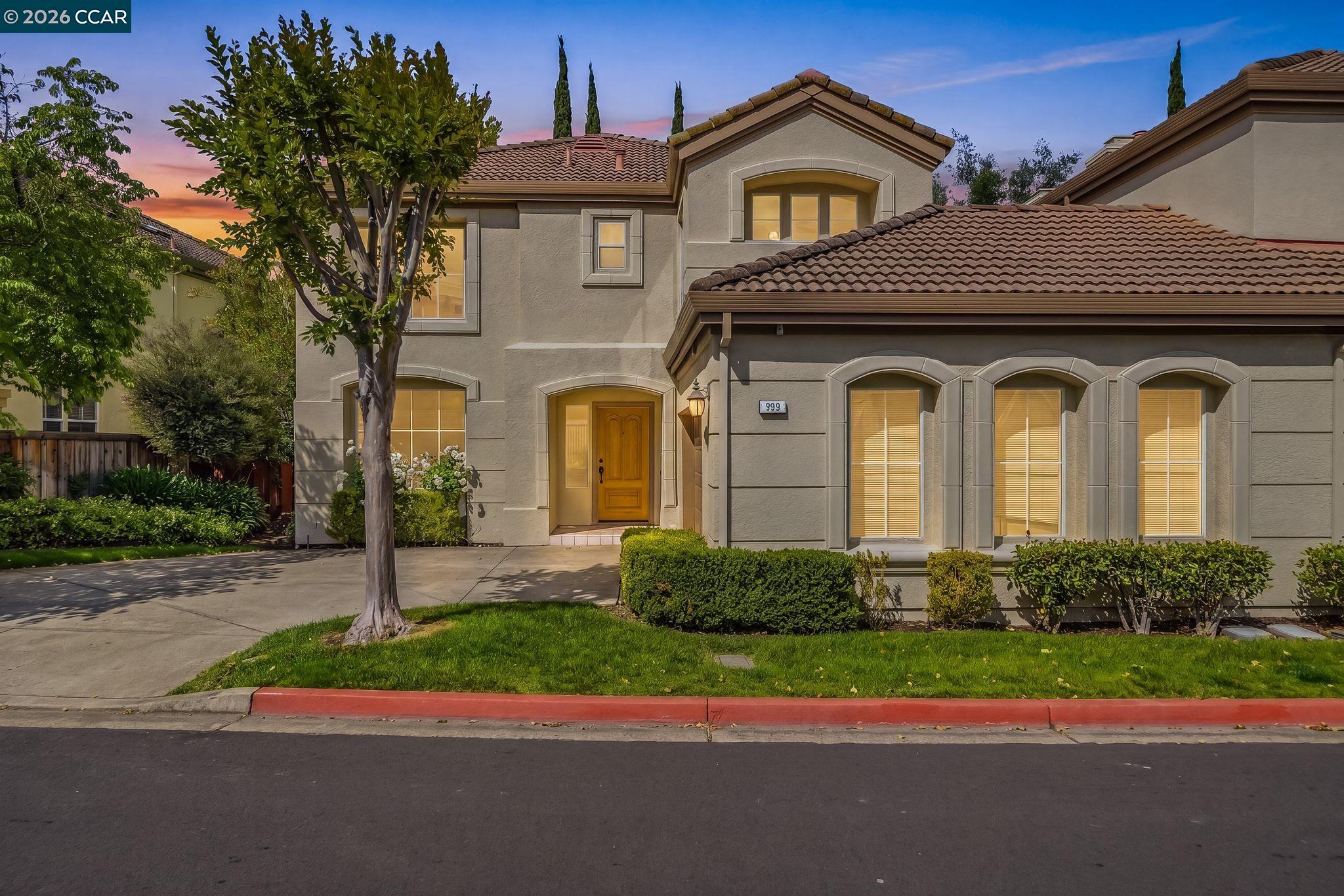 908 Vista Pointe Dr