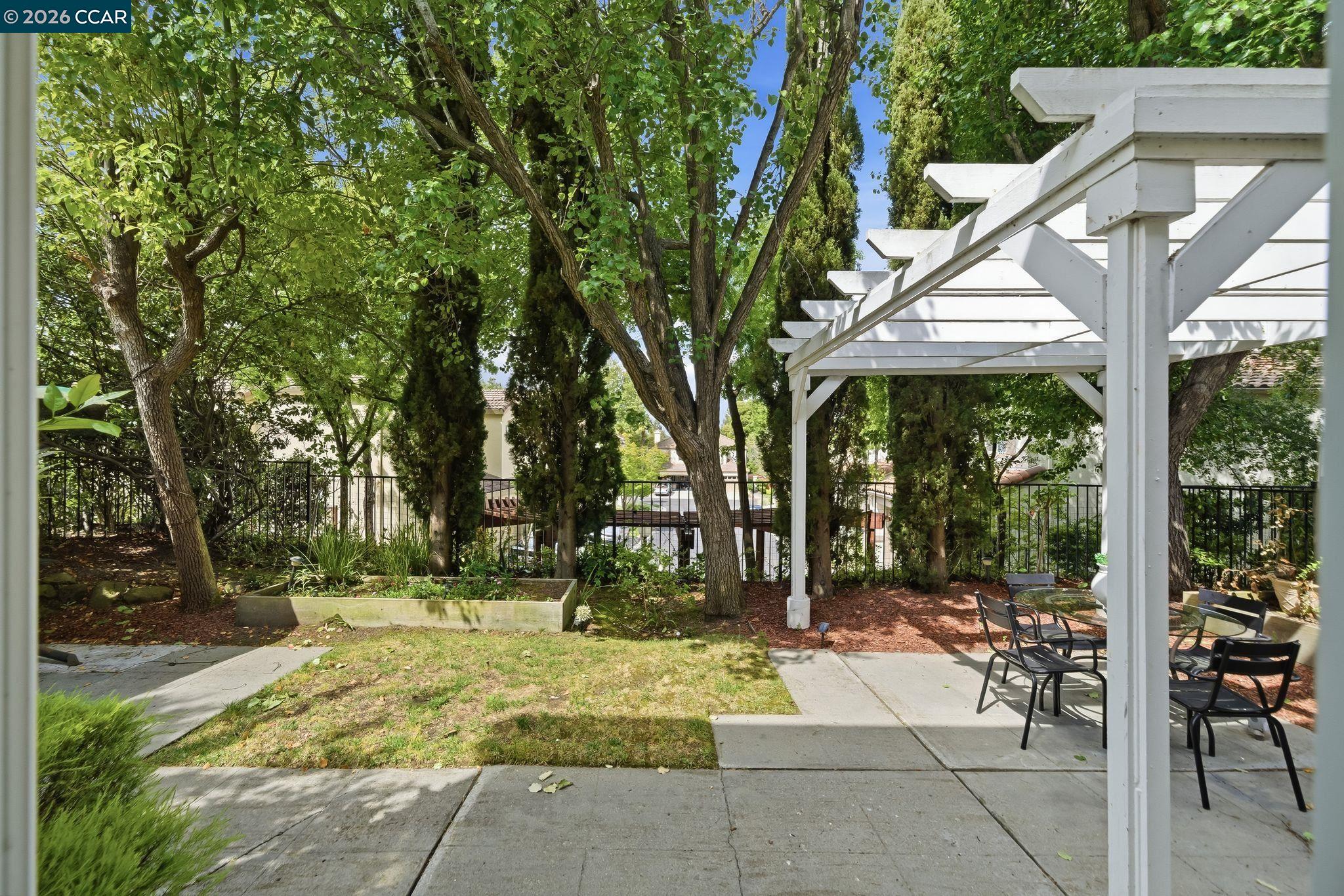 908 Vista Pointe Dr