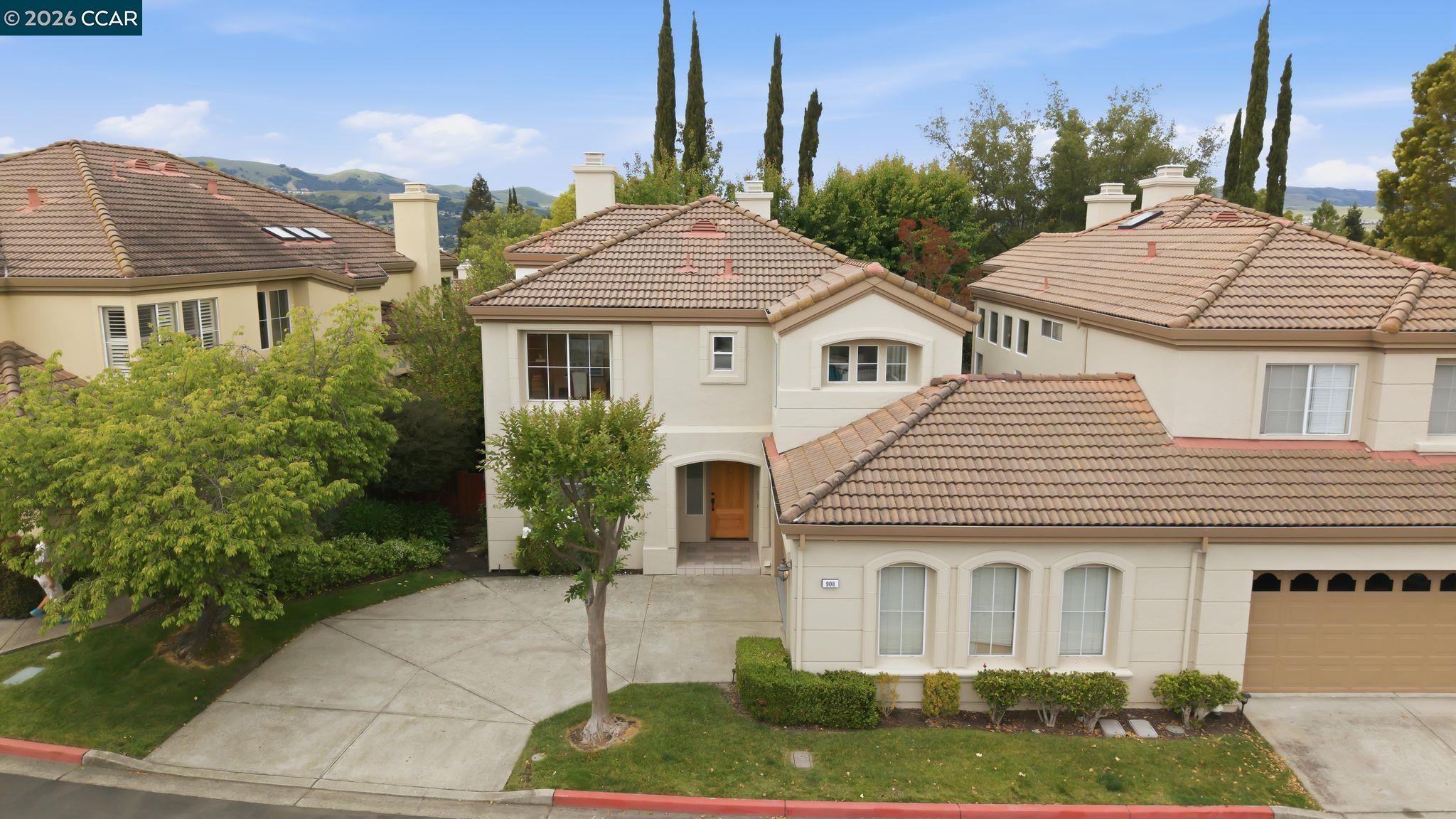 908 Vista Pointe Dr