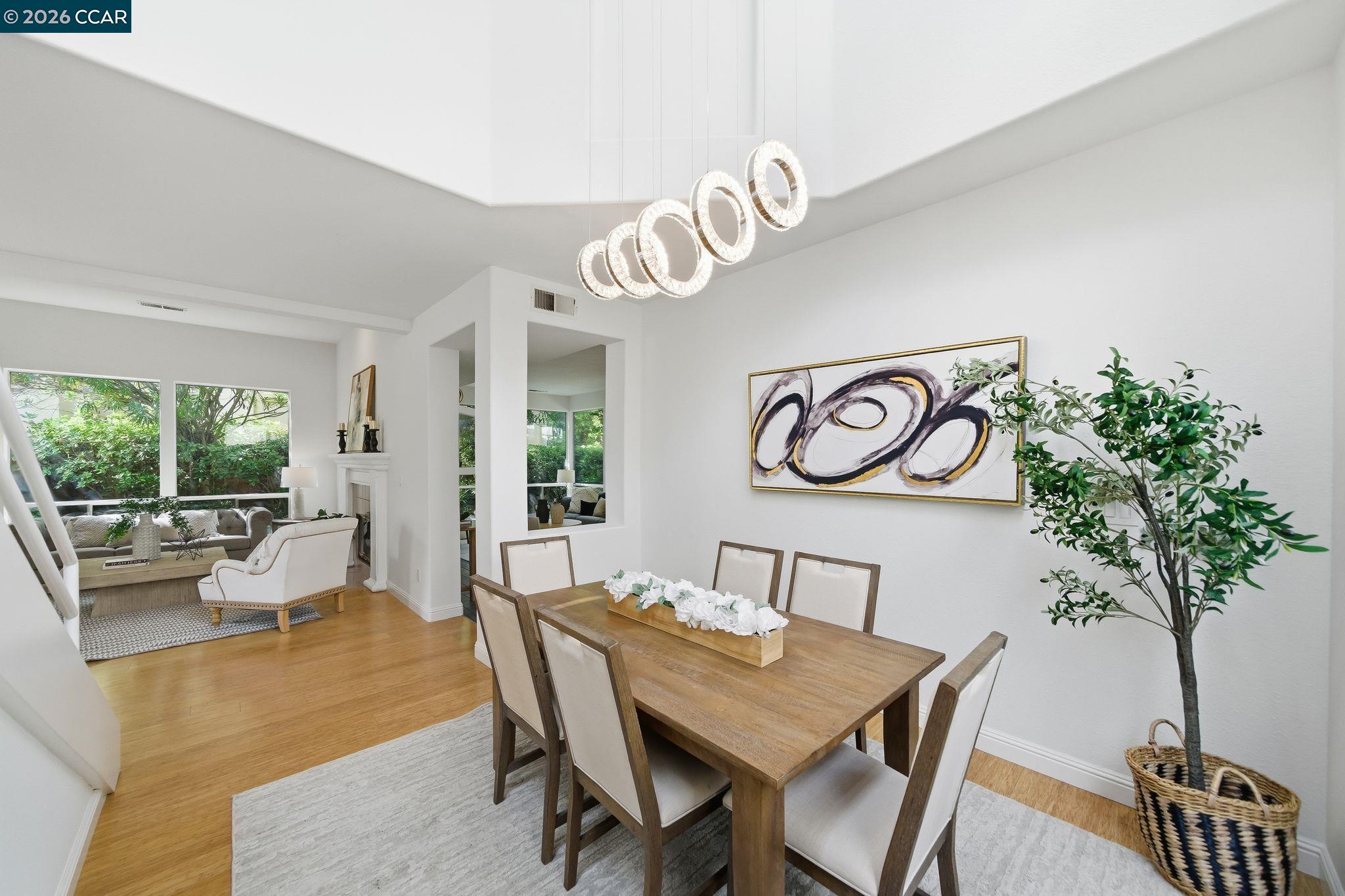 908 Vista Pointe Dr