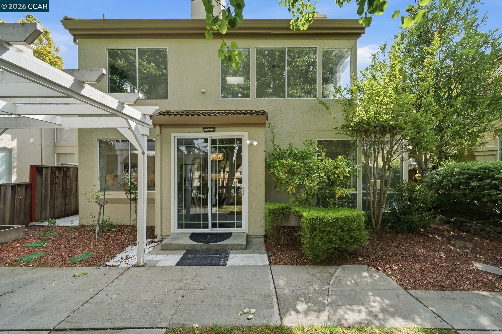 908 Vista Pointe Dr