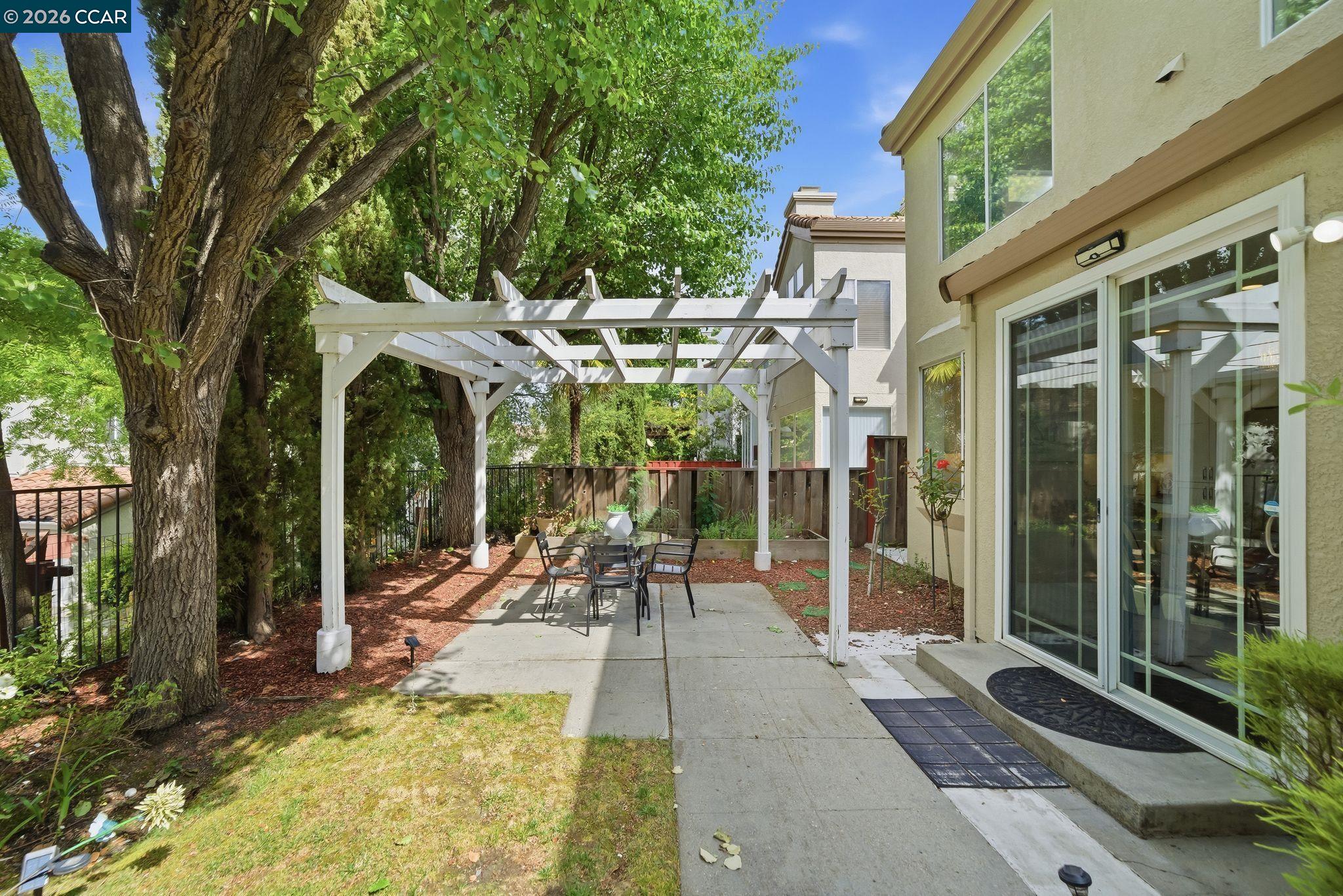 908 Vista Pointe Dr