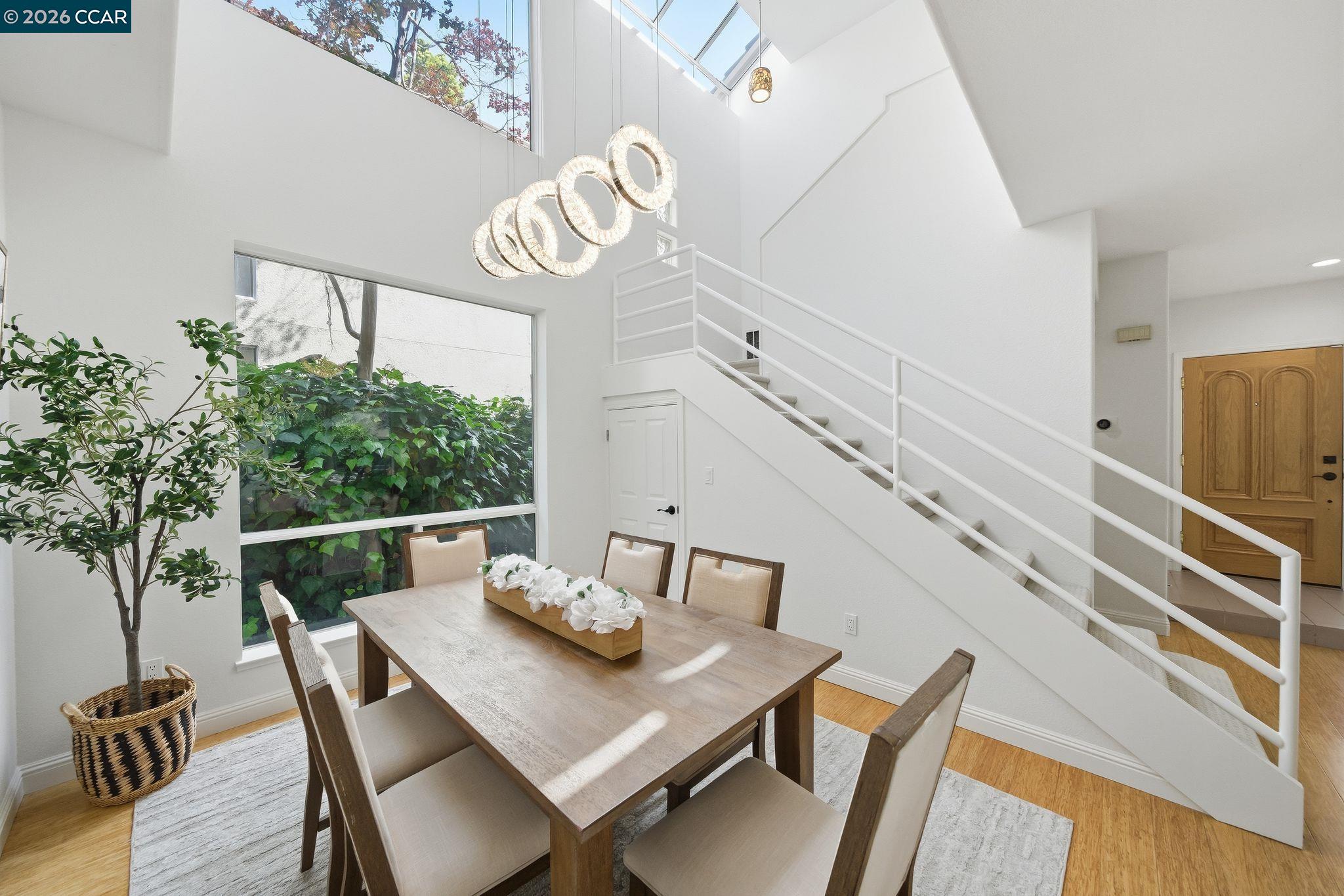 908 Vista Pointe Dr