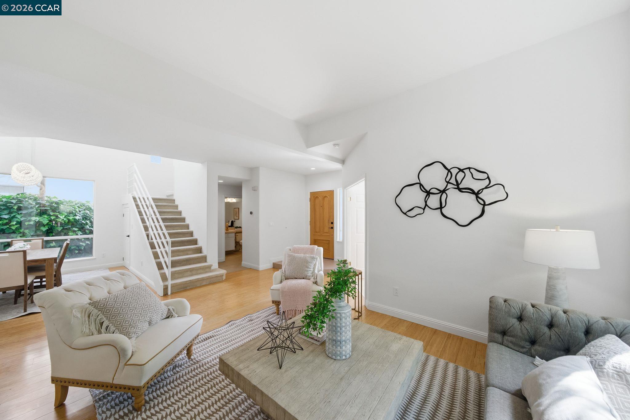 908 Vista Pointe Dr