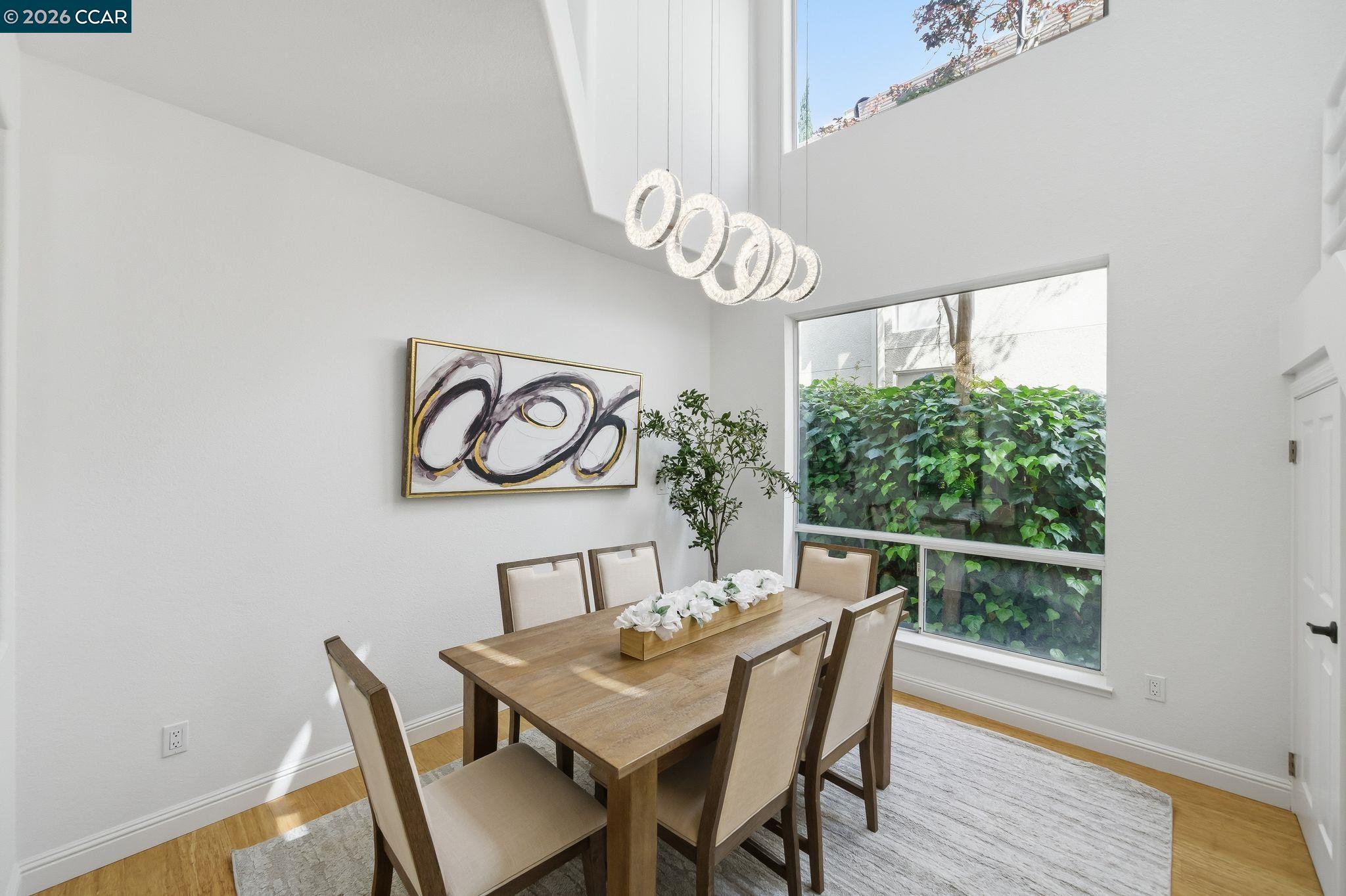 908 Vista Pointe Dr