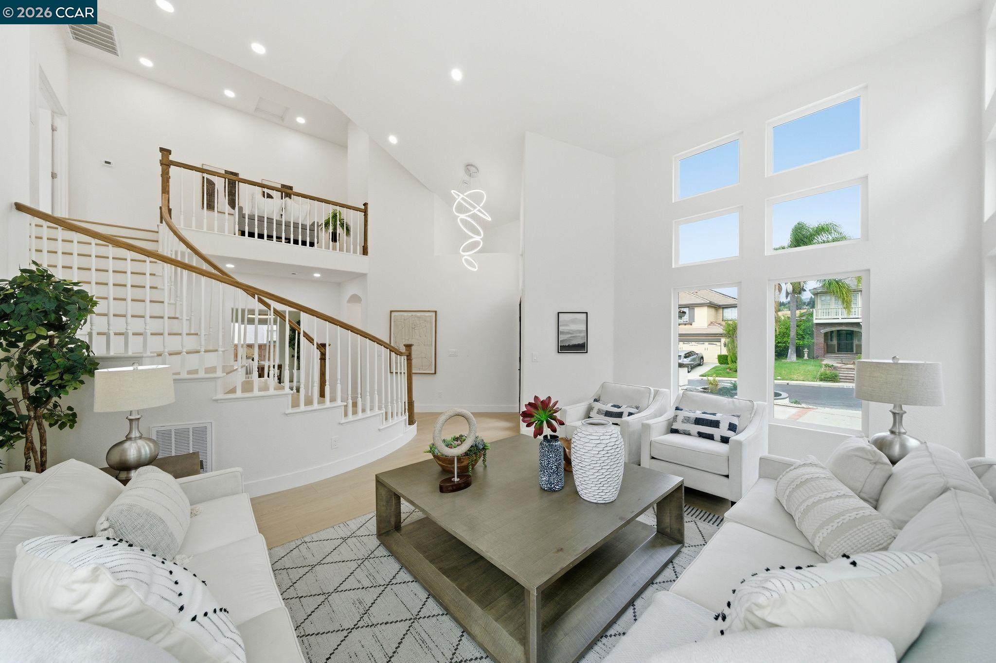 509 Zenith Ridge Dr