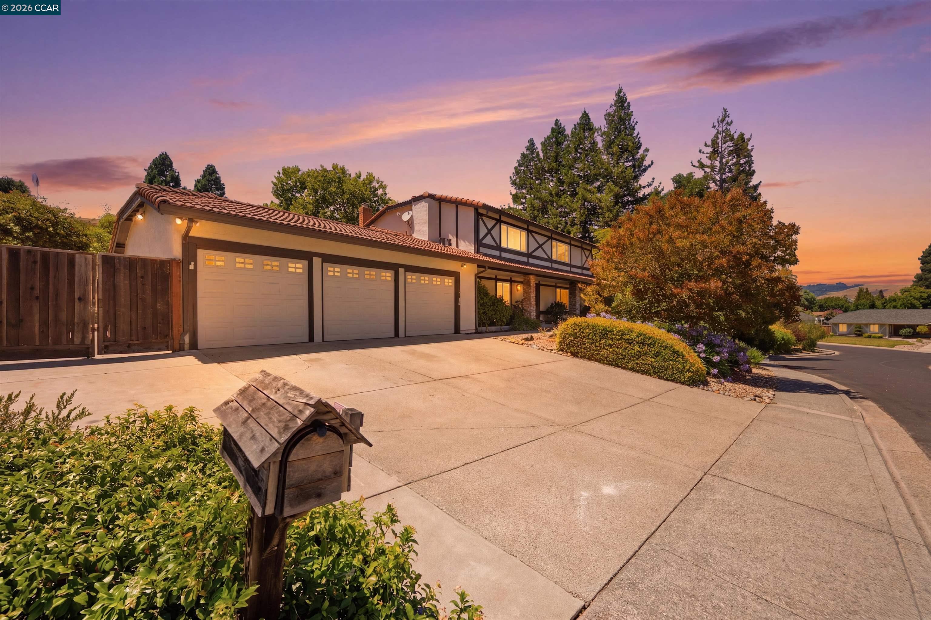 204 Lasso Cir