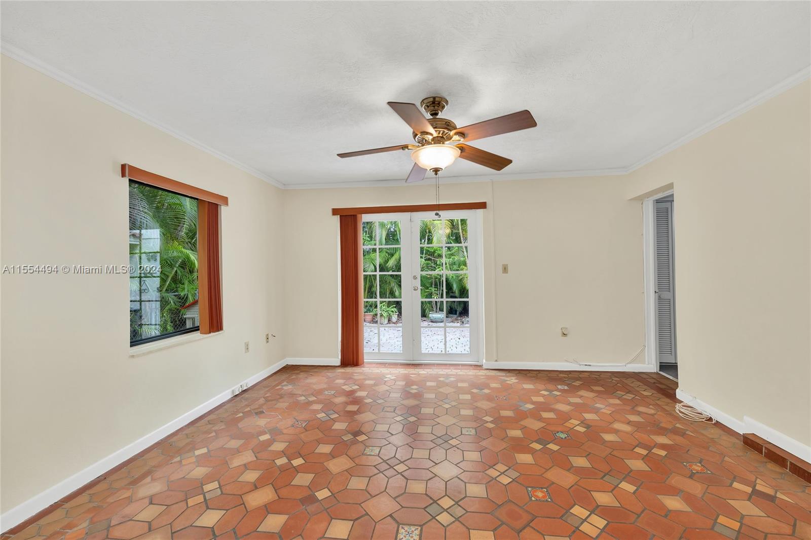 2618 Alhambra Cir